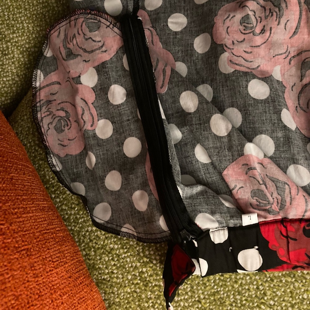 Polka Dots & Roses Skirt 🌹 - Picture 7 of 8
